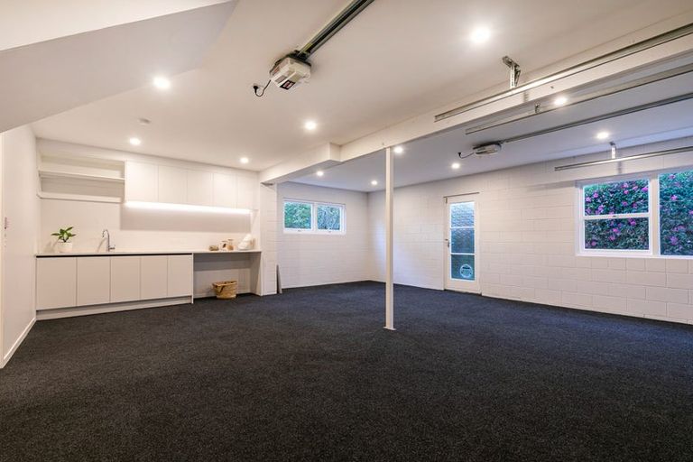 Photo of property in 4 Kerrymaria Place, Hillcrest, Auckland, 0627