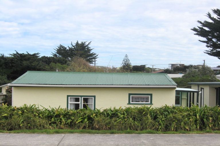 Photo of property in 99 Kahukura Avenue, Waitarere Beach, Levin, 5510