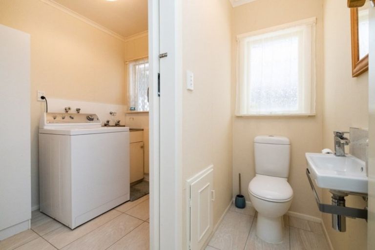 Photo of property in 10 Meeanee Quay, Westshore, Napier, 4110