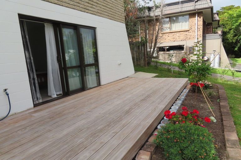 Photo of property in 29 Lastel Place, Shelly Park, Auckland, 2014