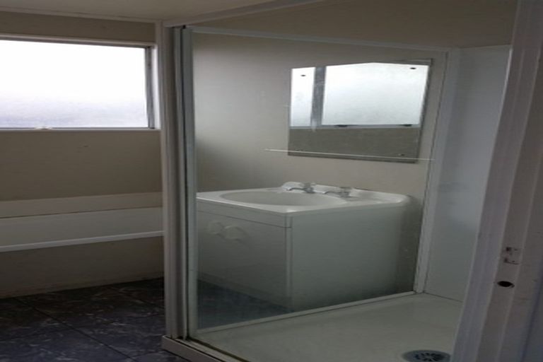 Photo of property in 1/23 Penion Drive, Flat Bush, Auckland, 2023