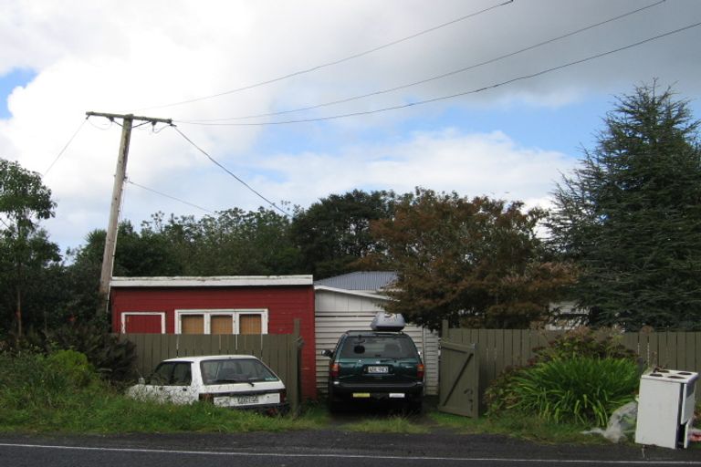 Photo of property in 198 Woodlands Park Road, Titirangi, Auckland, 0604
