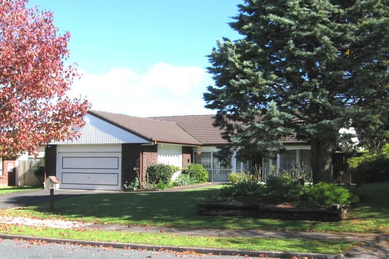 Photo of property in 9 Cornelian Crescent, Half Moon Bay, Auckland, 2012