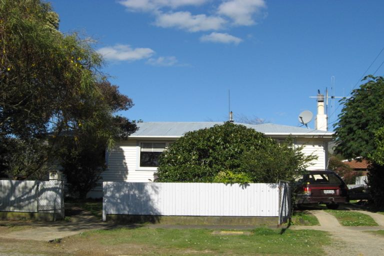 Photo of property in 15 Crowther Street, Shannon, 4821