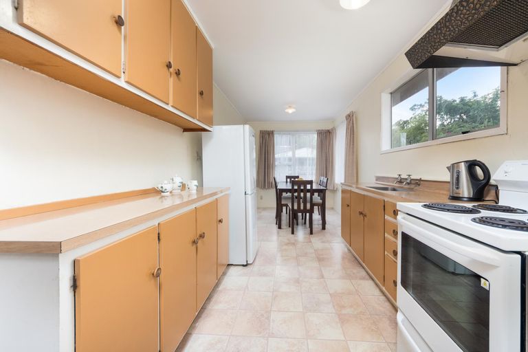 Photo of property in 18 St Catherine Crescent, West Harbour, Auckland, 0618