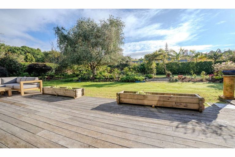 Photo of property in 28 Edkins Road, Kerikeri, 0230