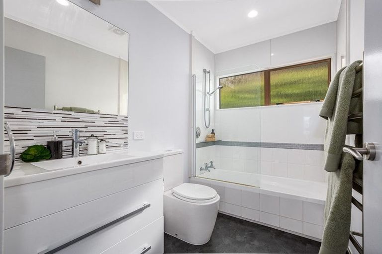 Photo of property in 6 Shackle Lane, Whitby, Porirua, 5024