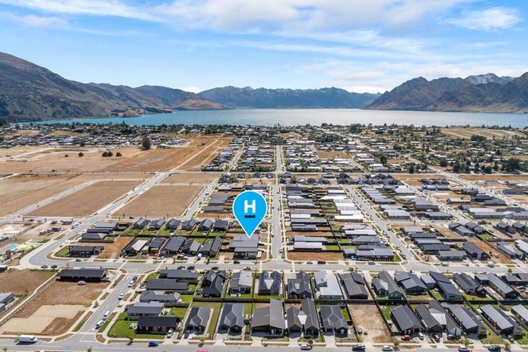 Photo of property in 28 Dunn Street, Lake Hawea, 9382