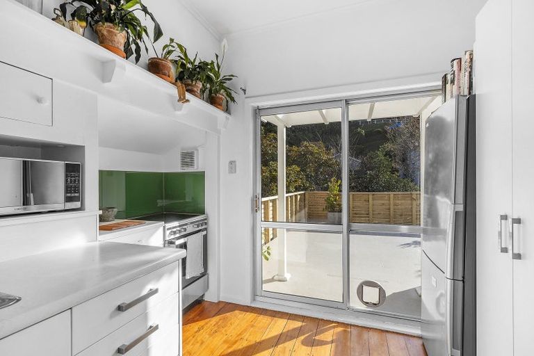 Photo of property in 8 Friend Street, Karori, Wellington, 6012