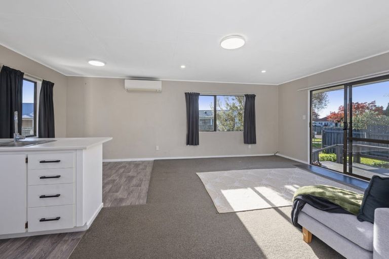 Photo of property in 41a Dickens Street, Owhata, Rotorua, 3010