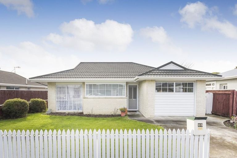 Photo of property in 23 Rangitira Avenue, Palmerston North, 4414
