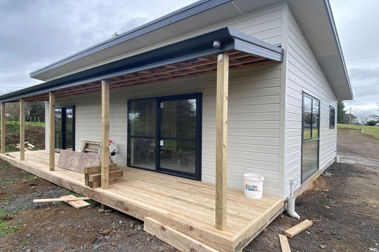 Photo of property in 14 Hull Road, Waiuku, 2123