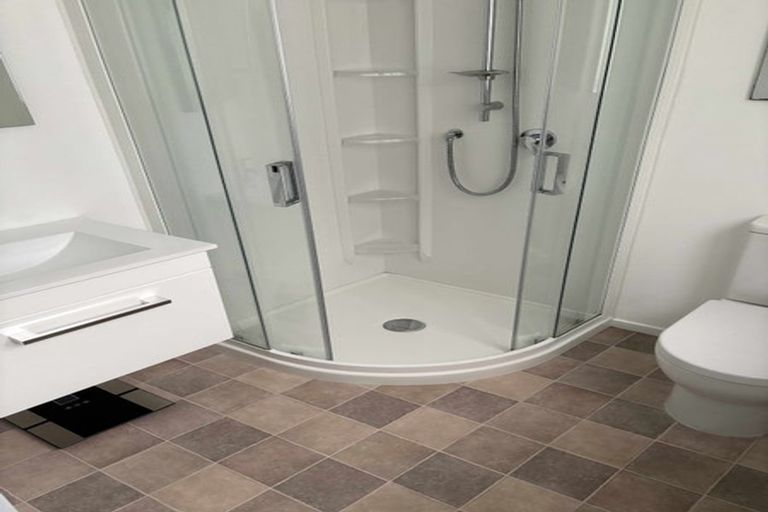 Photo of property in 19 Creswick Terrace, Northland, Wellington, 6012