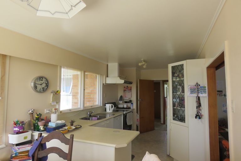 Photo of property in 17 Derrick Road, Kawakawa, 0210