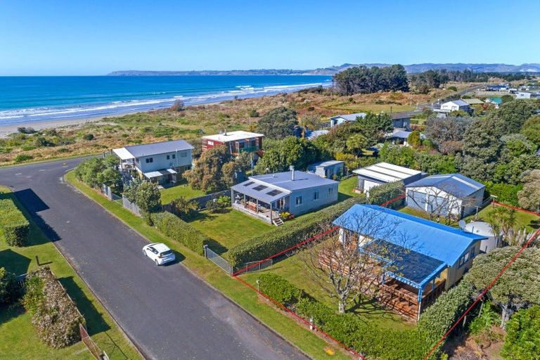 Photo of property in 3 Katrin Place, Mahia, 4198