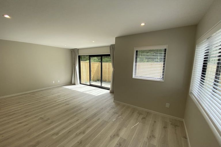 Photo of property in 8 Tagish Way, Orewa, 0931