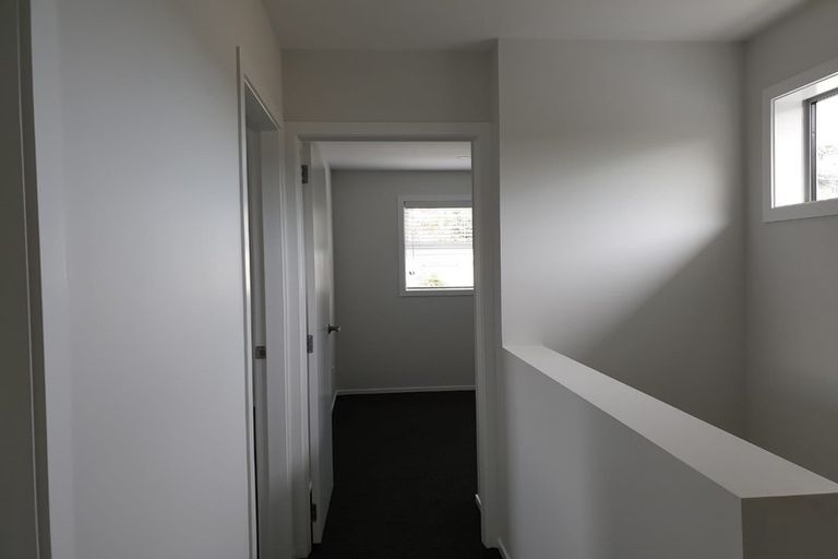 Photo of property in 27a Ranui Terrace, Tawa, Wellington, 5028
