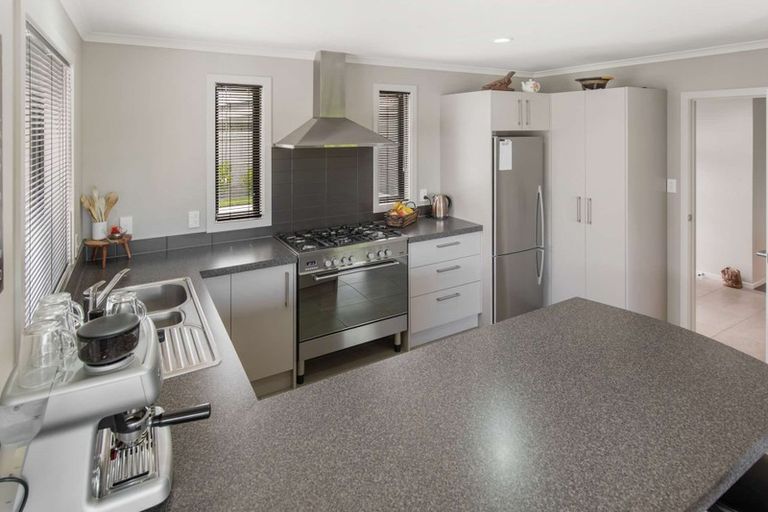 Photo of property in 7 Levi Place, Kelvin Grove, Palmerston North, 4414