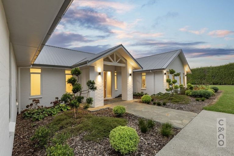 Photo of property in 88 Taupaki Road, Taupaki, Henderson, 0782