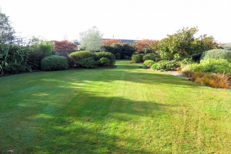 Photo of property in 12 Grove Avenue, Weston, Oamaru, 9401