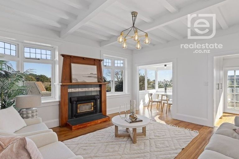 Photo of property in 16 Bulteel Street, New Plymouth, 4310