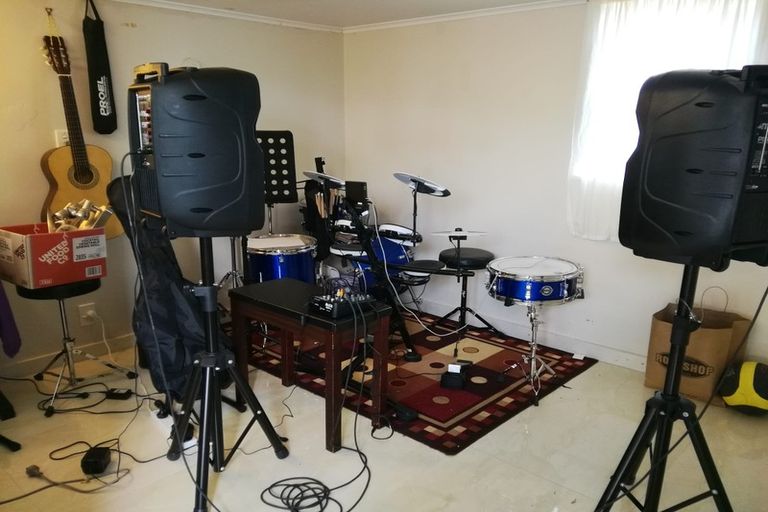 Photo of property in 448 Don Buck Road, Massey, Auckland, 0614