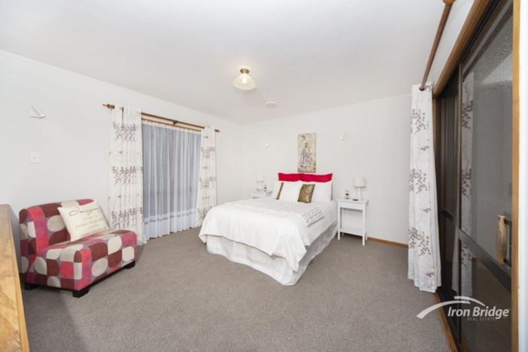 Photo of property in 3/34 Rewarewa Road, Te Atatu Peninsula, Auckland, 0610