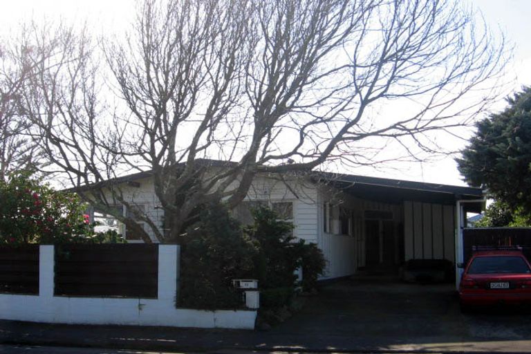 Photo of property in 12 Panako Place, Awapuni, Palmerston North, 4412