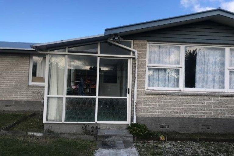 Photo of property in 39 Skerten Avenue, Hornby, Christchurch, 8042