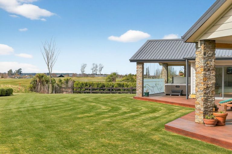 Photo of property in 21 Te Haunui Lane, Pegasus, 7612