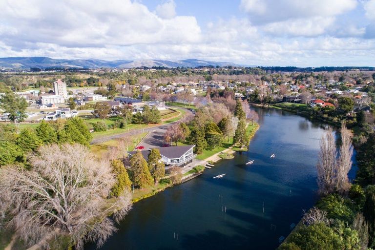 Property details for 40 Memorial Drive, Hokowhitu, Palmerston North, 4410
