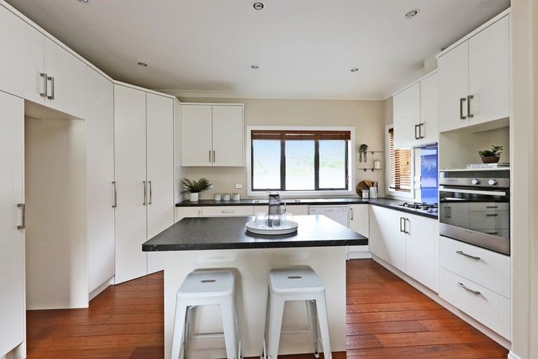 Photo of property in 15a Golding Road, Taradale, Napier, 4112