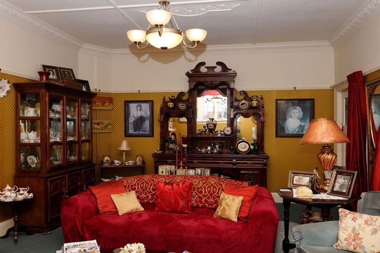 Photo of property in 1 Parsonage Road, Waimate, 7924