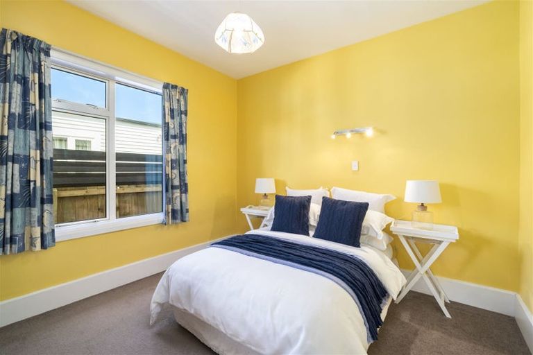 Photo of property in 17 Searells Road, Strowan, Christchurch, 8052