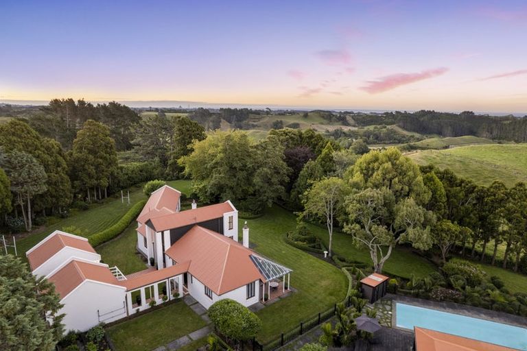 Photo of property in 221 Awai Road, Tarurutangi, New Plymouth, 4372