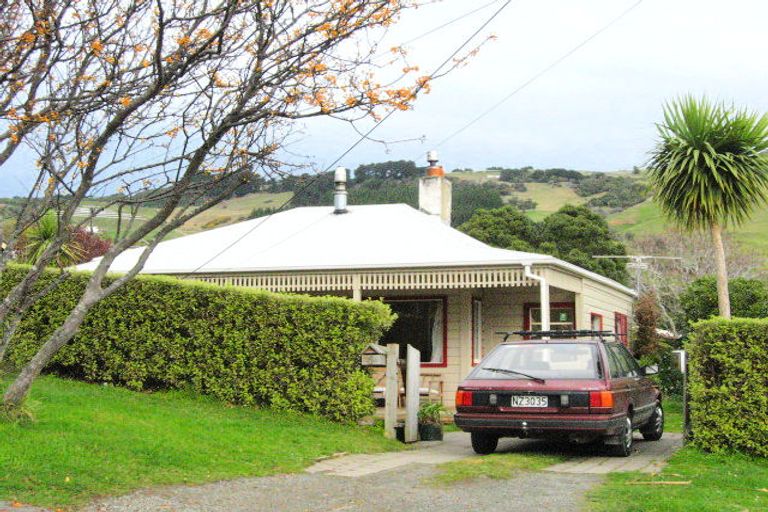 Photo of property in 6 Dickson Street, Macandrew Bay, Dunedin, 9014