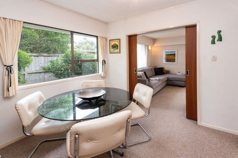 Photo of property in 2/77 Stanniland Street, Sunnyhills, Auckland, 2010