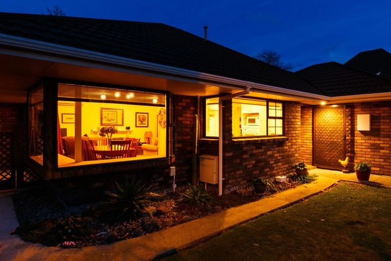 Photo of property in 7 Dresdan Court, Hokowhitu, Palmerston North, 4410