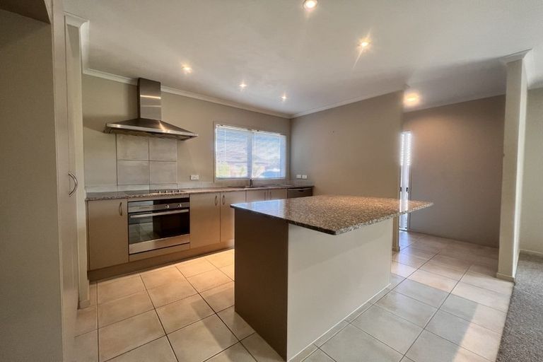 Photo of property in 38 Ranchod Terrace, Pukekohe, 2120