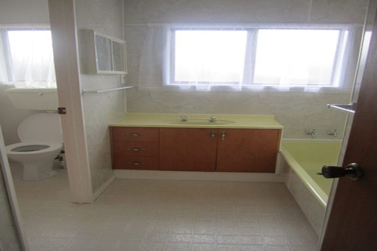 Photo of property in 11 Jutland Road, Pukekohe, 2120