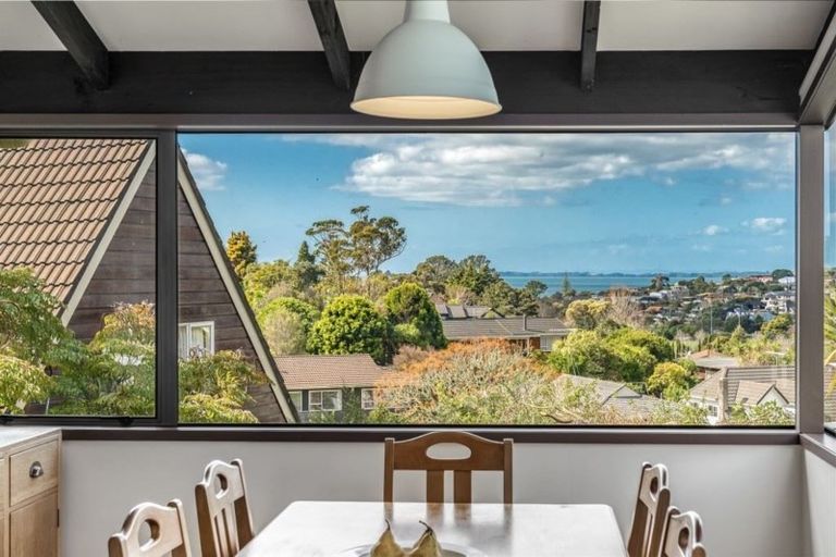 Photo of property in 18 Amante Crescent, Mairangi Bay, Auckland, 0630