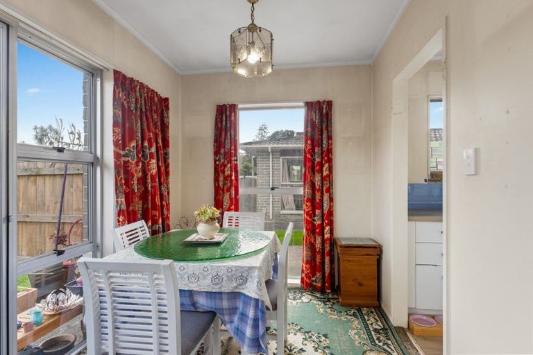 Photo of property in 22 Buckley Grove, Paraparaumu, 5032