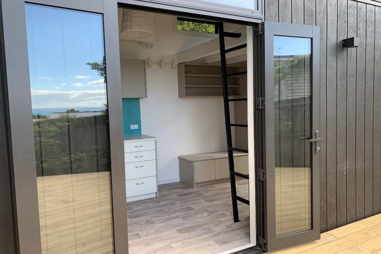 Photo of property in 2a Rimu Road, Stanmore Bay, Whangaparaoa, 0932