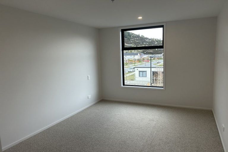 Photo of property in 9/7 Northlake Drive, Wanaka, 9305