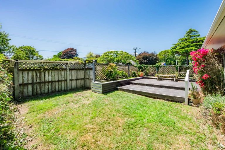 Photo of property in 2 Leybourne Avenue, Waikanae, 5036