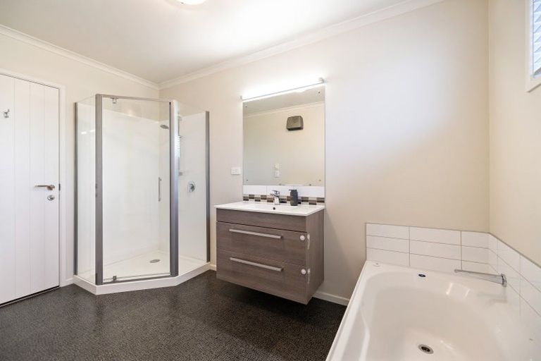 Photo of property in 33 Sunhaven Cove, Cromwell, 9310