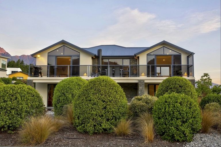 Photo of property in 660 Peninsula Road, Kelvin Heights, Queenstown, 9300