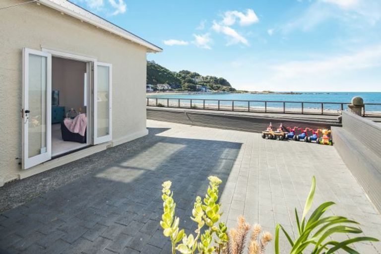 Photo of property in 72 Owhiro Bay Parade, Owhiro Bay, Wellington, 6023