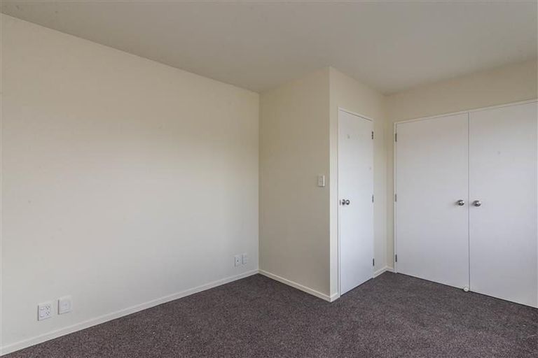 Photo of property in Krisley Court, 15/6 Ambrico Place, New Lynn, Auckland, 0600