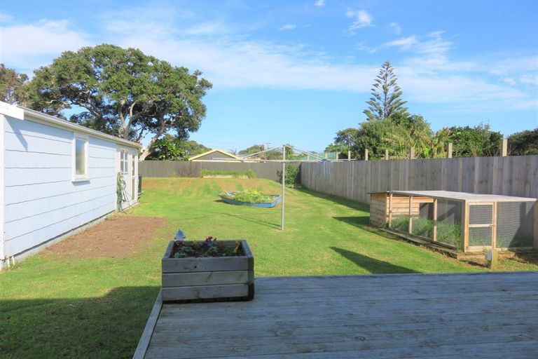 Photo of property in 30 Sea View Road, Baylys Beach, Dargaville, 0377